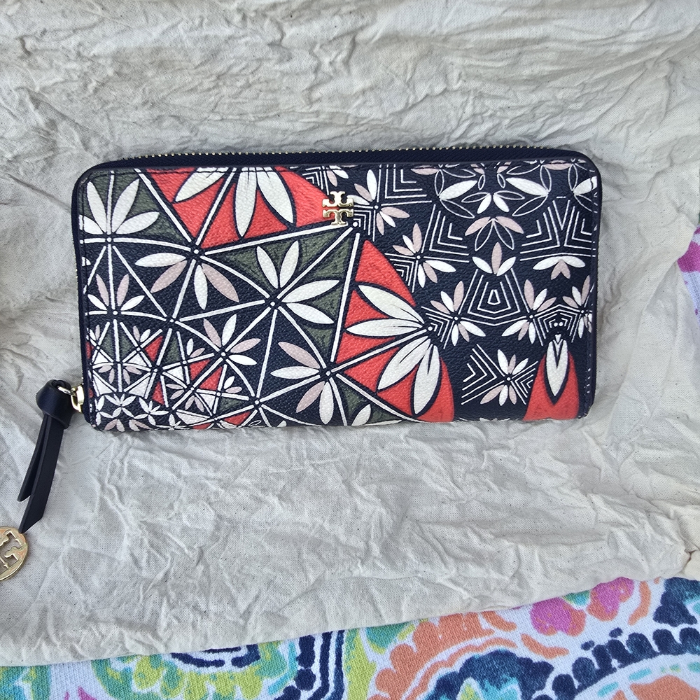 Tory Burch Navy, Red, White & Green Floral Zip Wallet - Picture 2 of 9